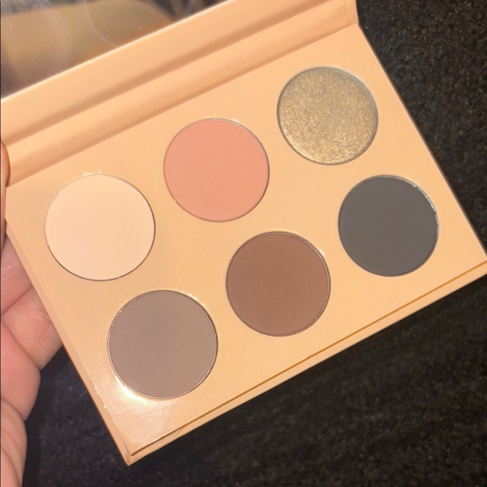 KKW Beauty Eyeshadow Palette